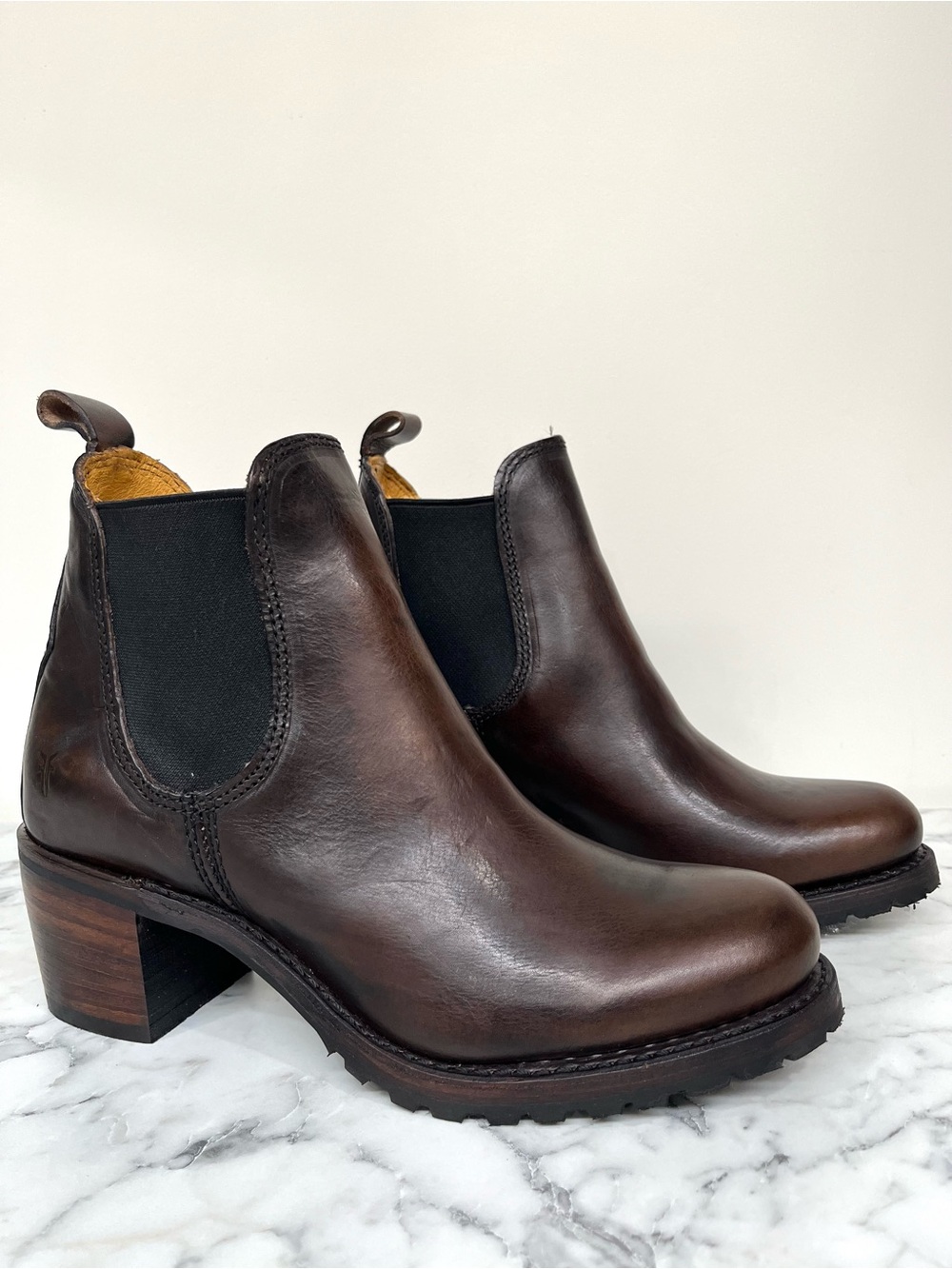 Frye Sabrina Chelsea Boots Dark Chocolate Brown Block Heel Woman’s Size 11